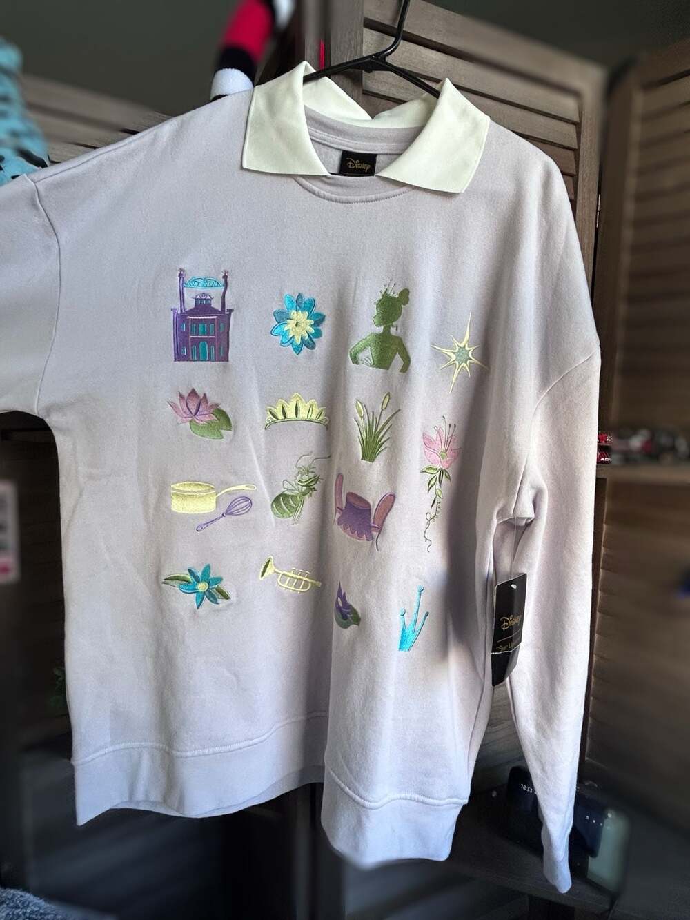 Disney Our Universe The Princess and the Frog Embroidered Sweatshirt Size XL